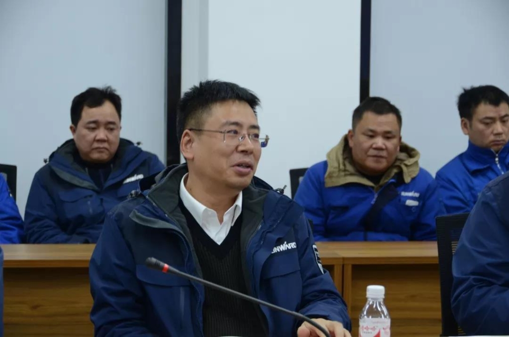 山河智能召开春节困难职工座谈会