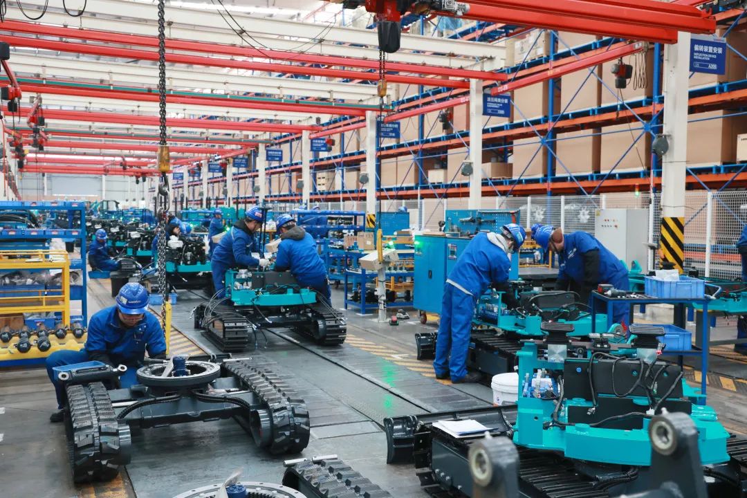 向着冲刺目标全力以赴！山河智能正式开工